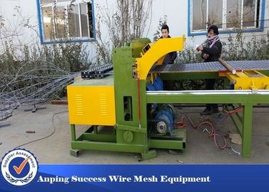 中国 機械、機械に30回/分をする鶏の網を囲う容易な操作ワイヤー サプライヤー